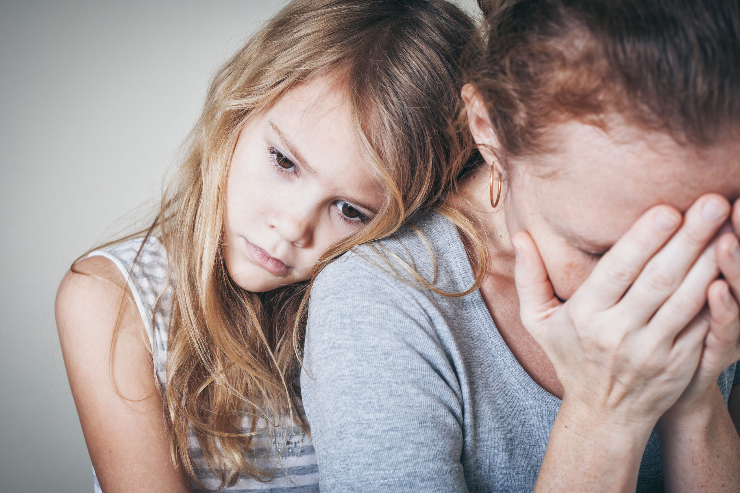 girlcomfortingmotherpeaceathome